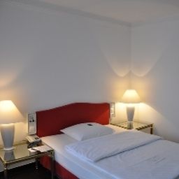  relexa Waldhotel Schatten Fotos