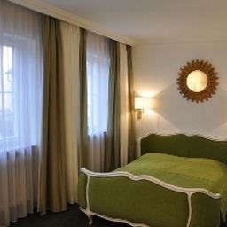  relexa Waldhotel Schatten Fotos
