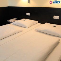 Zimmer relexa Waldhotel Schatten Fotos