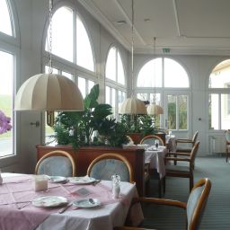 Salle du petit-déjeuner Seehotel Neue Liebe Fotos