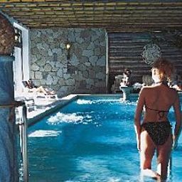 Piscine Grüner Baum Fotos