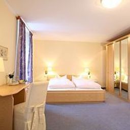 Zimmer Römerbad Fotos
