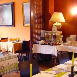 Buffet Nid de Cigognes Fotos