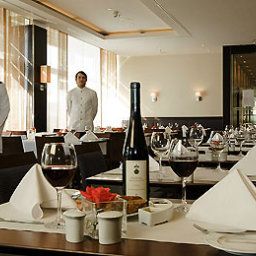 Breakfast room within restaurant Pullman Dresden Newa Fotos