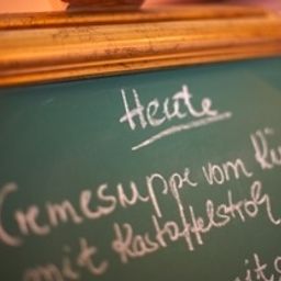 Salle du petit-déjeuner située dans le restaurant Haus Wilkens Fotos