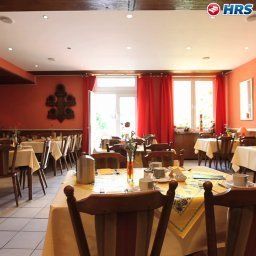 Salle du petit-déjeuner située dans le restaurant Zum Alten Brauhaus Akzent-Hotel Fotos