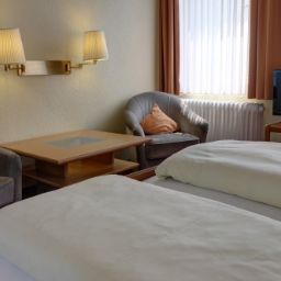  Am Marschiertor Fotos