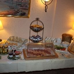 Buffet Hirschberg Fotos