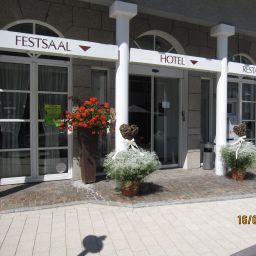 Vista exterior Airporthotel Filder Post Fotos