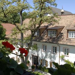 Exterior view Brauereigasthof Aying Fotos