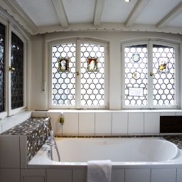 Salle de bains Romantisches Hotel Traube Fotos