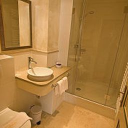 Bathroom Post Garni Fotos