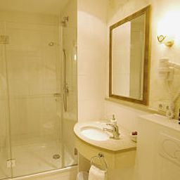 Bathroom Post Garni Fotos