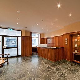 Recepción Cityhotel Thüringer Hof Fotos