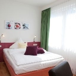 Camera Businesshotel Rosenau Fotos