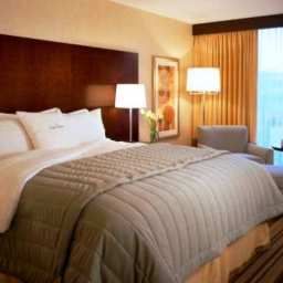 Habitación Doubletree Hotel and Conference Center Fotos
