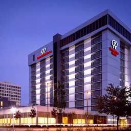 Vista exterior Doubletree Hotel and Conference Center Fotos