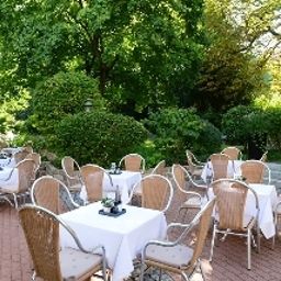 Jardín Best Western Premier Parkhotel Kronsberg Fotos