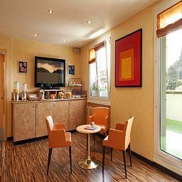Breakfast room within restaurant Crystal Garni Fotos