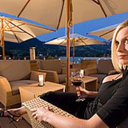 Терраса Schweizerhof Sport-Beautyhotel Fotos