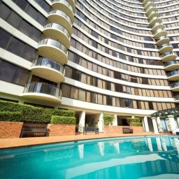 Pool BreakFree Capital Tower Apartments Fotos