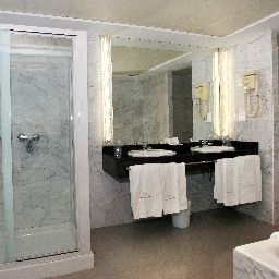 Bathroom Iruña Palace Tres Reyes Fotos