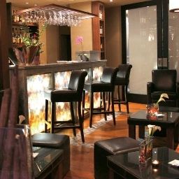 Bar Hostellerie Du Chapeau Rouge Best Western Fotos