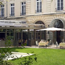 Sala de desayuno en el restaurante Sofitel Dijon La Cloche Fotos