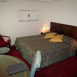 Room The New Midi Rive Droite Fotos