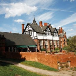 Фасад BEST WESTERN Bestwood Lodge Fotos