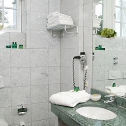 Badezimmer Schloßhotel Grünwald Fotos