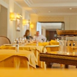 Sala colazione nel ristorante Perugia Plaza Fotos