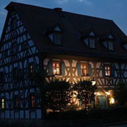 Widok zewnętrzny Schwarzer Adler Fotos
