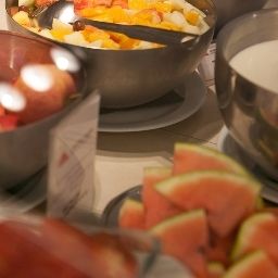 Buffet Austria Trend Hotel Beim Theresianum Fotos