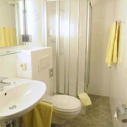 Cuarto de baño Waldhotel Unterbach Fotos