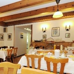 Sala de desayuno Waldhotel Unterbach Fotos
