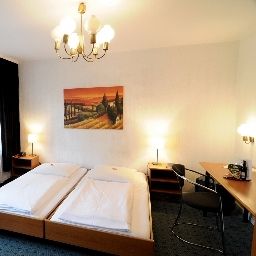 Habitación Waldhotel Unterbach Fotos