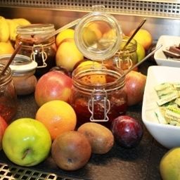 Буфет relexa hotel Airport Düsseldorf-Ratingen Fotos