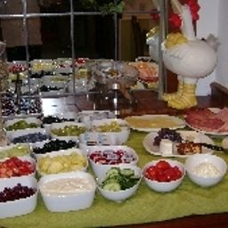 Buffet Centralhotel Garni Fotos