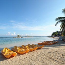 Widok z hotelu Holiday Inn SunSpree Resort MONTEGO BAY ALL-INCLUSIVE Fotos