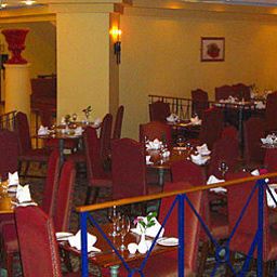 Sala colazione nel ristorante Copthorne Effingham Gatwick Fotos