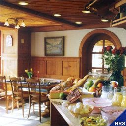 Sala de desayuno en el restaurante Hirschen Fotos