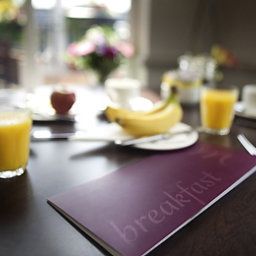 Breakfast room within restaurant Mercure London Staines-upon-Thames Hotel Fotos