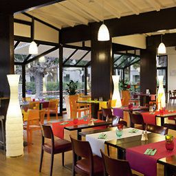 Salle du petit-déjeuner située dans le restaurant ibis Styles Avignon Sud (ex all seasons) Fotos