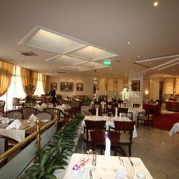 Ristorante Crowne Plaza RIYADH MINHAL Fotos