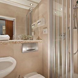 Bathroom TRYP by Wyndham Fotos