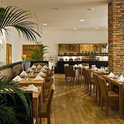 Breakfast room within restaurant TRYP by Wyndham Fotos