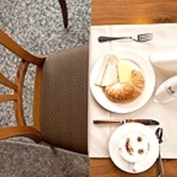 Salle du petit-déjeuner Schweizerhof Fotos