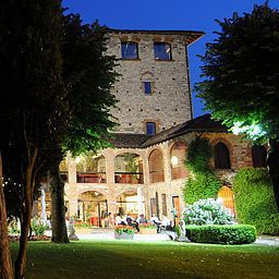 Фасад Castello di Casiglio Fotos