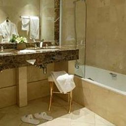 Cuarto de baño Hôtel Régent Contades Fotos